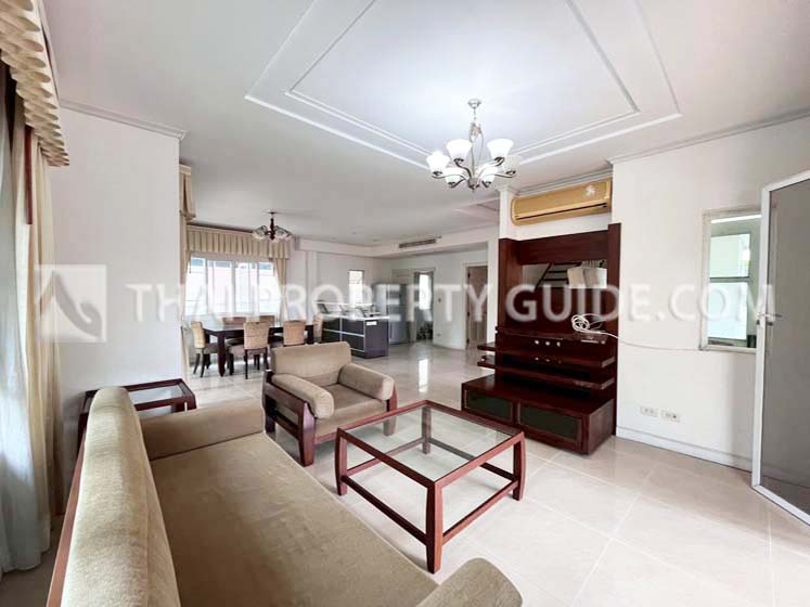 House with Shared Pool in Other 